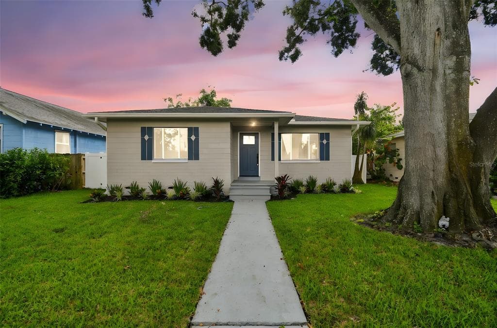 2718 8TH AVENUE N ST PETERSBURG, FL 33713