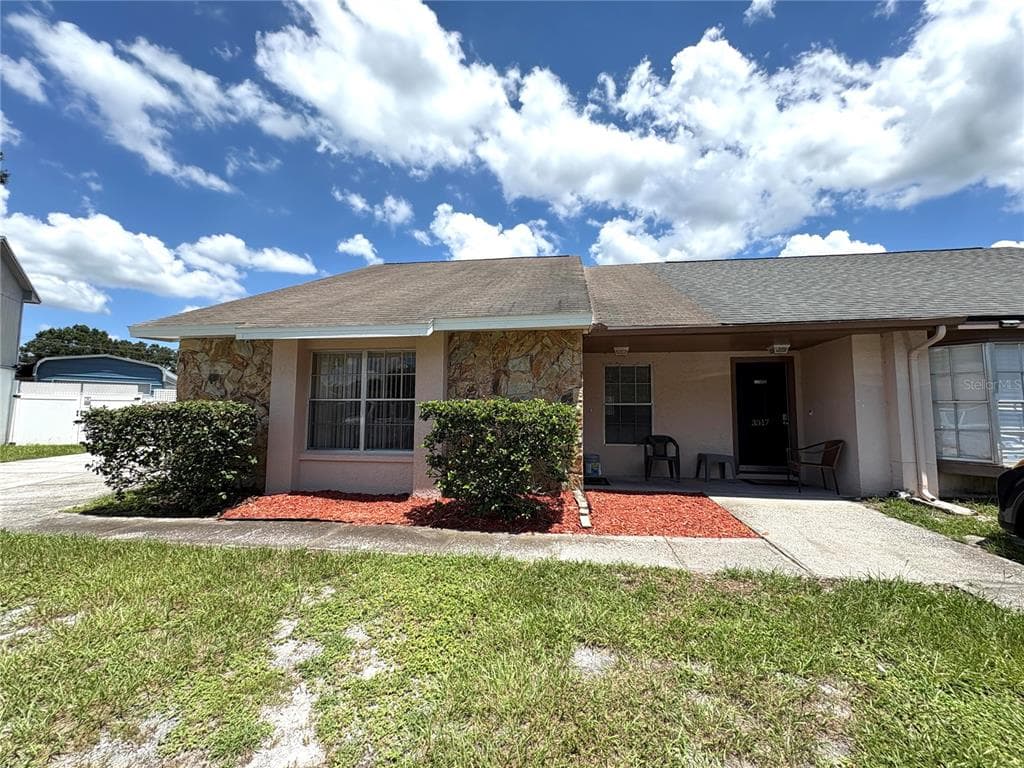 3319 FOX LAKE DRIVE TAMPA, FL 33618