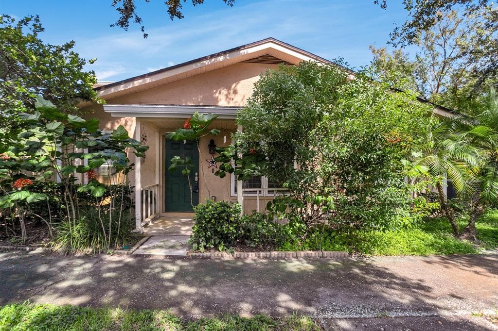 11814 RAINTREE DRIVE UNIT 11814 TEMPLE TERRACE, FL 33617