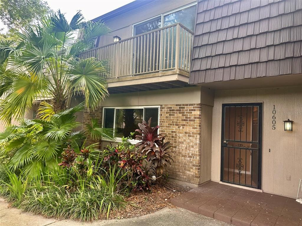 10605 CARROLLBROOK WAY TAMPA, FL 33618