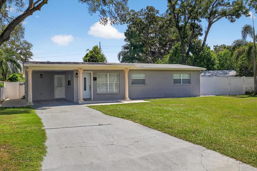 6405 N PADDOCK AVENUE TAMPA, FL 33614