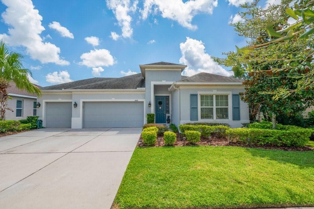 17659 BRIGHT WHEAT DRIVE LITHIA, FL 33547