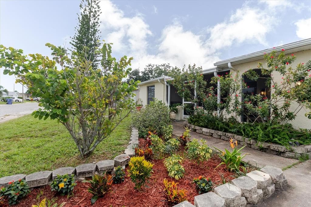 3310 SALISBURY DR HOLIDAY, FL 34691