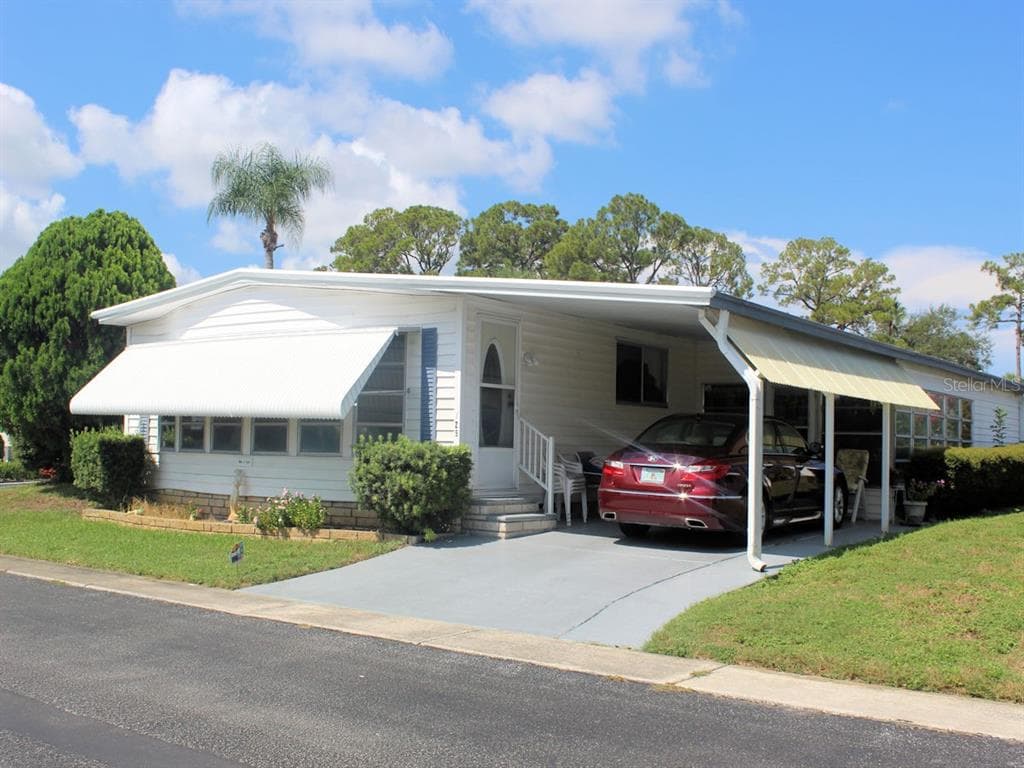 129 ROYAL PALM CIRCLE LARGO, FL 33778