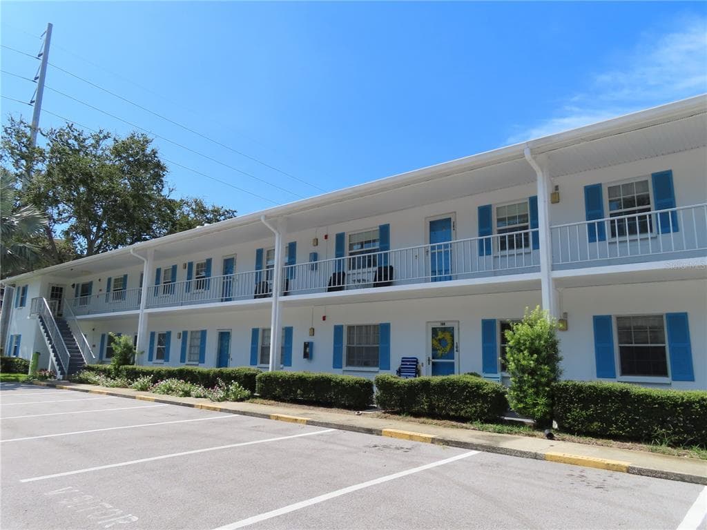 300 CLYDE LANE UNIT 207 DUNEDIN, FL 34698