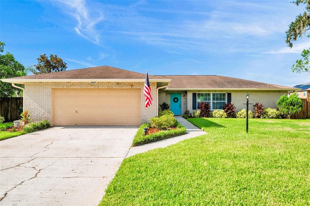 2832 SPRINGDELL CIRCLE VALRICO, FL 33596