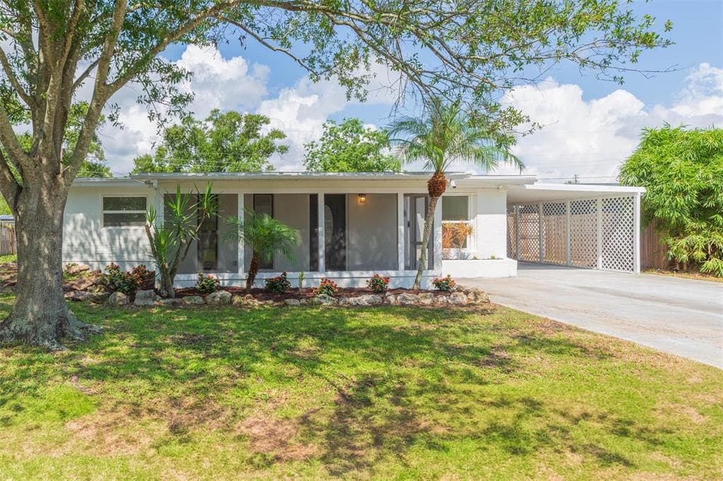 5640 CEDAR STREET NE ST PETERSBURG, FL 33703