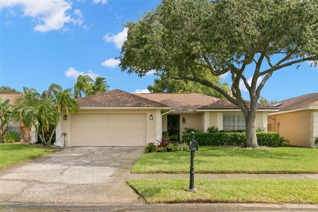 2241 HERON CIRCLE CLEARWATER, FL 33762
