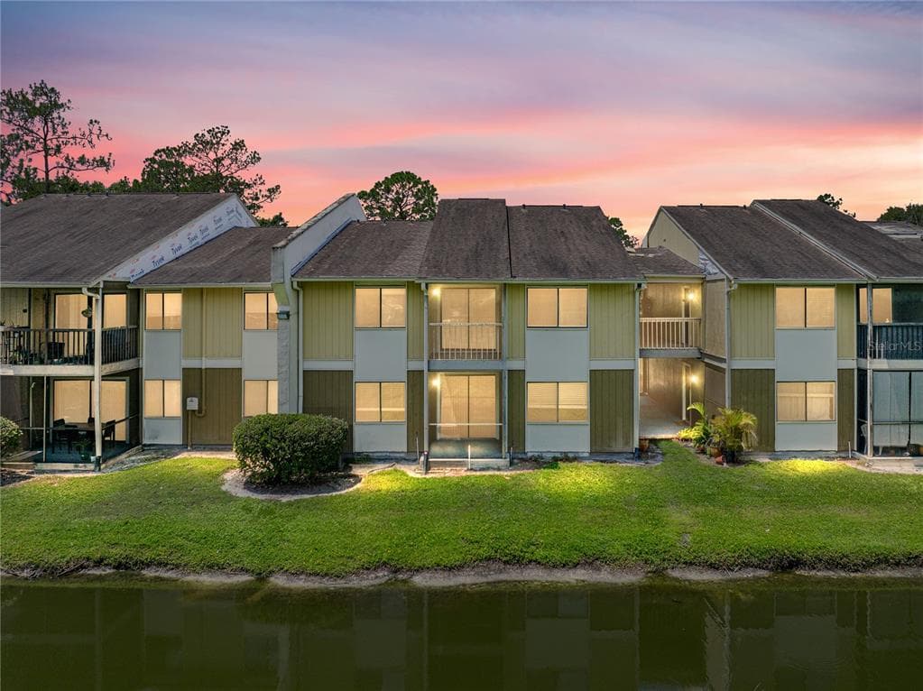 13389 ARBOR POINTE CIRCLE UNIT 203 TAMPA, FL 33617