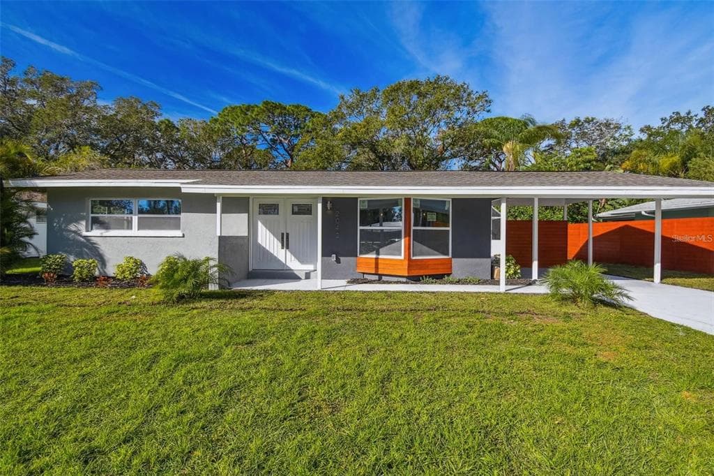2042 CRAFT LANE SARASOTA, FL 34239