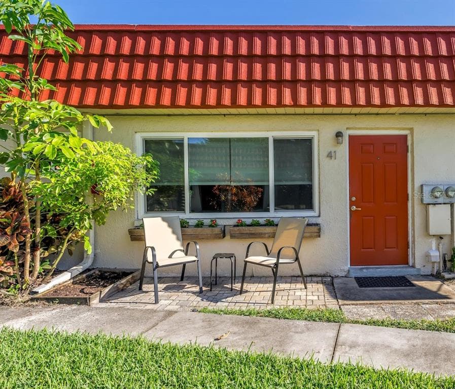 5870 38TH AVENUE N UNIT 41 ST PETERSBURG, FL 33710