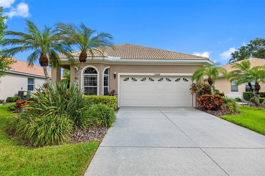 7608 TEAL TRACE BRADENTON, FL 34203
