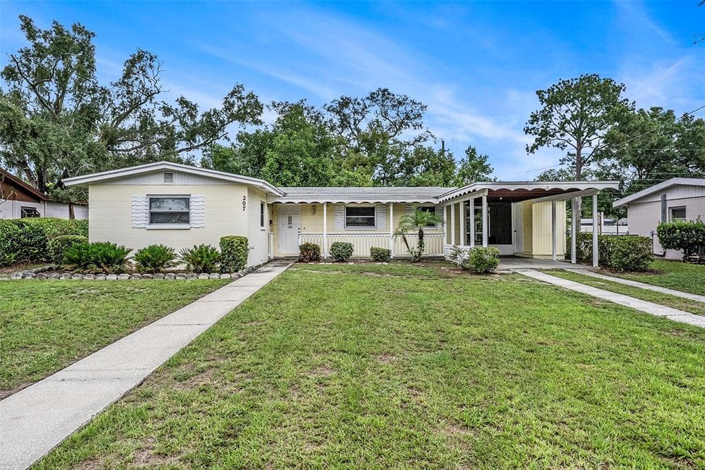 207 W SENECA AVENUE TAMPA, FL 33612