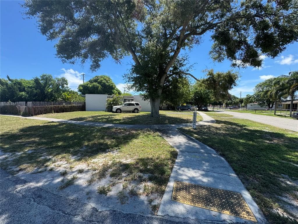 408 CHEYENNE DRIVE LAKE WORTH, FL 33462
