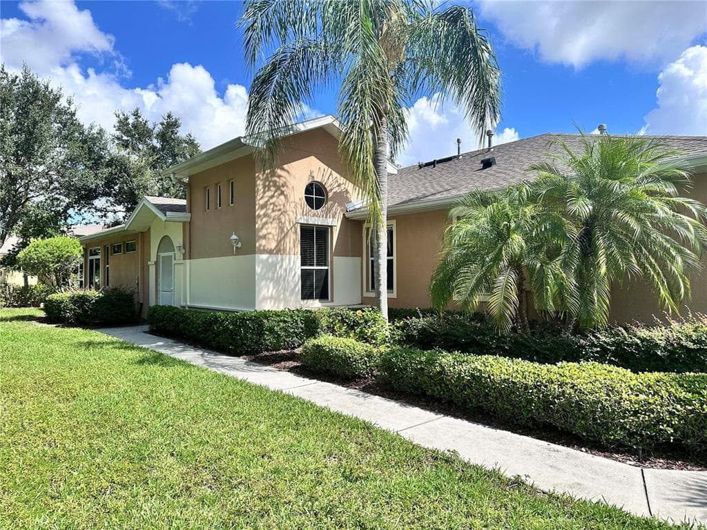 2037 SIFIELD GREENS WAY SUN CITY CENTER, FL 33573