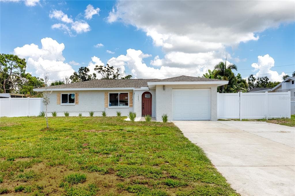 2541 COLUMBUS WAY S ST PETERSBURG, FL 33705