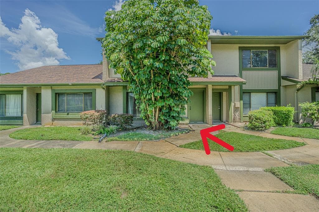 7903 SUGARCANE COURT TEMPLE TERRACE, FL 33637