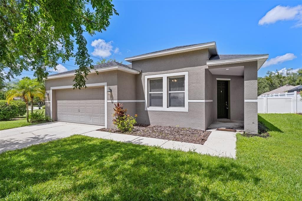 5713 HAWKPARK BOULEVARD LITHIA, FL 33547