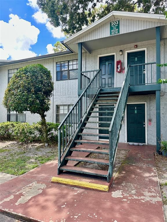 203 PINE TULIP COURT UNIT 202 TAMPA, FL 33612
