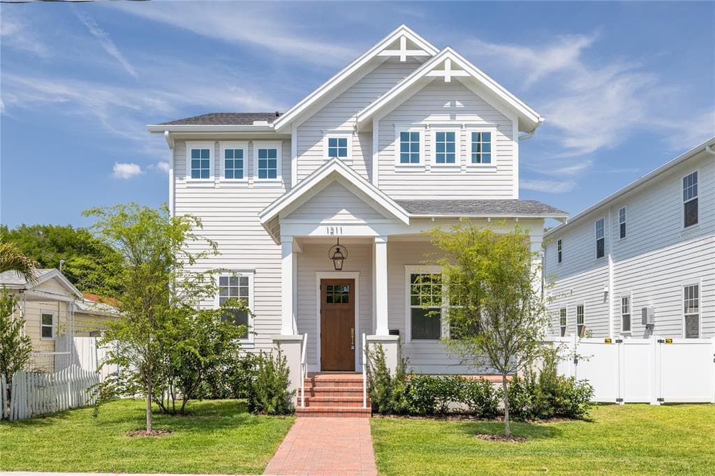 1211 35TH AVENUE N ST PETERSBURG, FL 33704