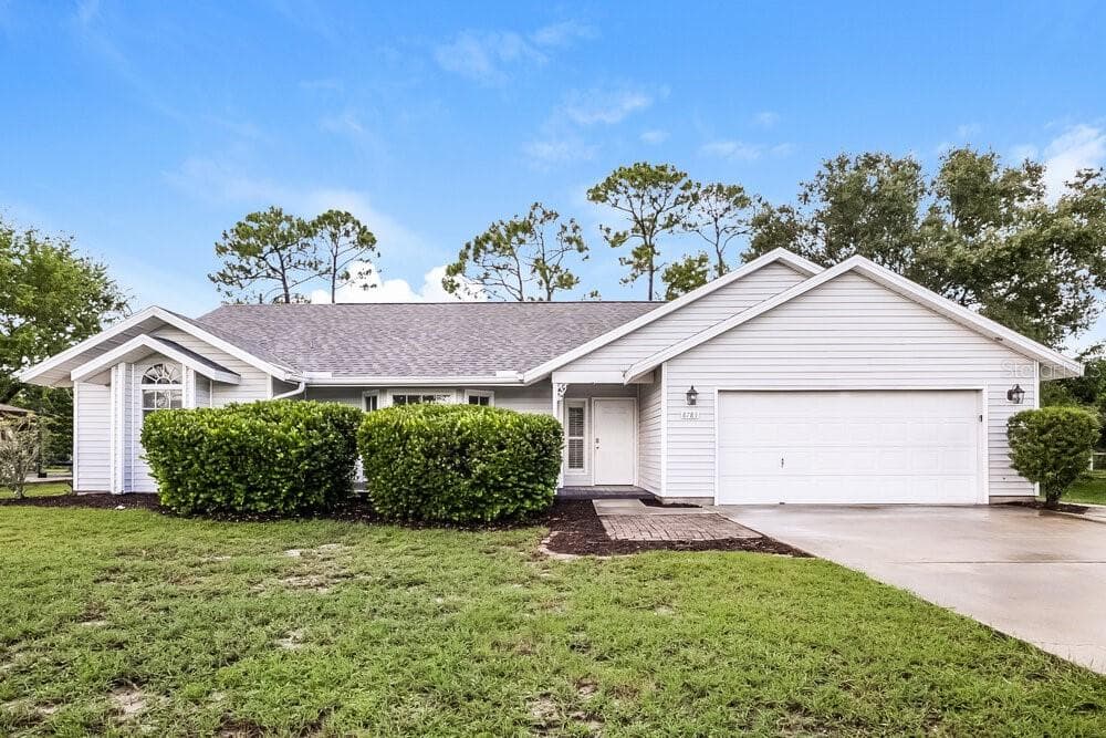 8785 EXETER STREET FORT MYERS, FL 33907