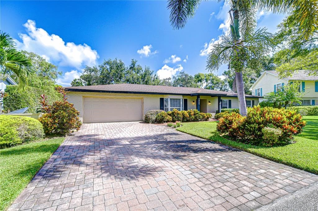 4625 GLENSIDE CIRCLE TAMPA, FL 33624