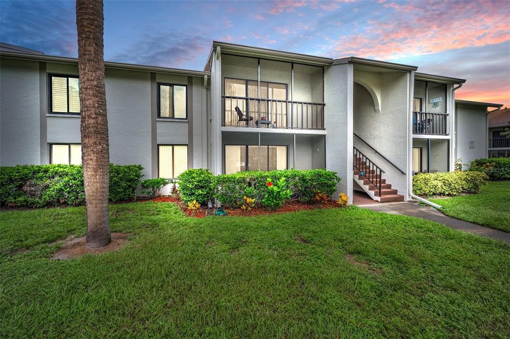2687 PINE RIDGE WAY S UNIT E1 PALM HARBOR, FL 34684