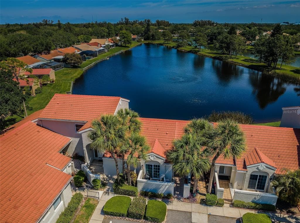 4916 MILANO COURT NE ST PETERSBURG, FL 33703