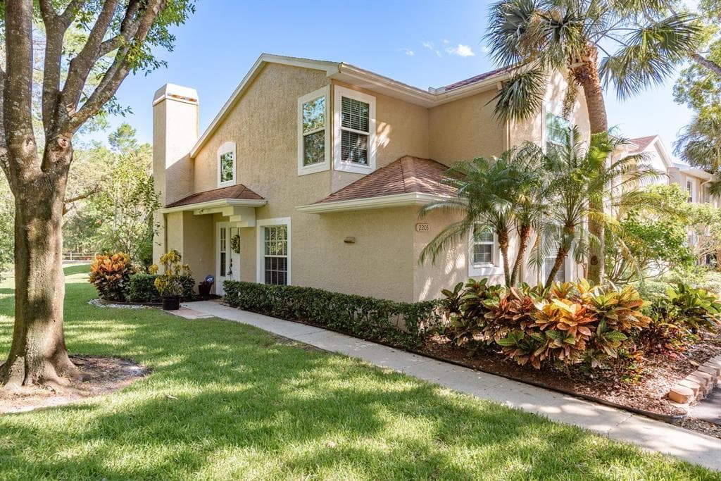 2203 ANDOVER CIRCLE PALM HARBOR, FL 34683