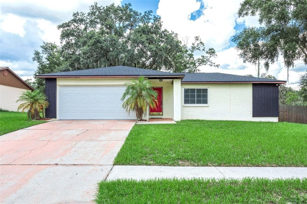 616 KING LOUIS COURT SEFFNER, FL 33584