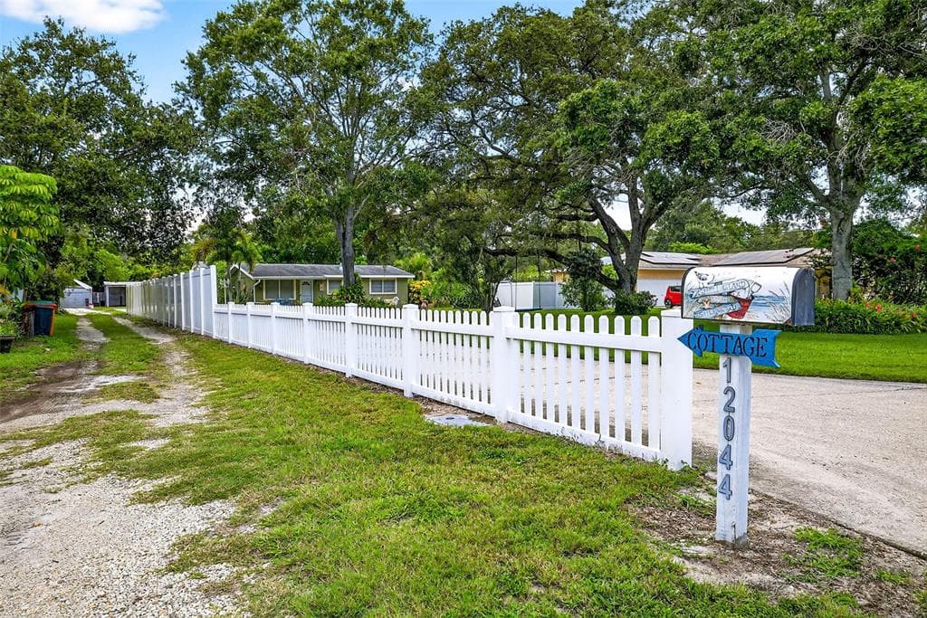 12044 MURRAY AVENUE LARGO, FL 33778