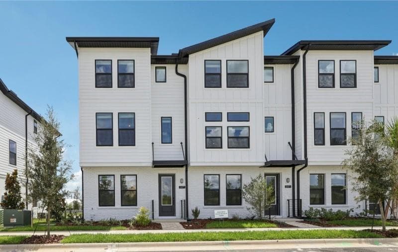 15477 HAMLIN PARK DRIVE WINTER GARDEN, FL 34787