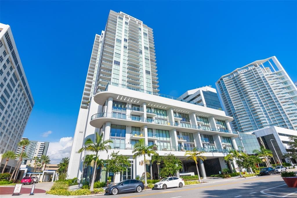 301 1ST STREET S UNIT 2402 ST PETERSBURG, FL 33701