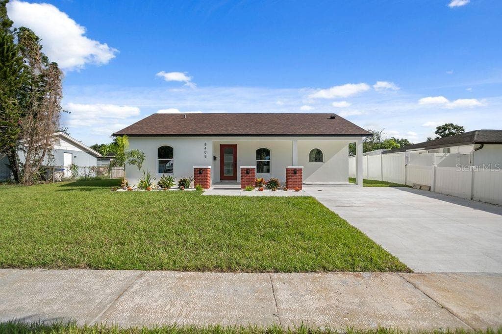 8405 WOODLAKE DRIVE TAMPA, FL 33615