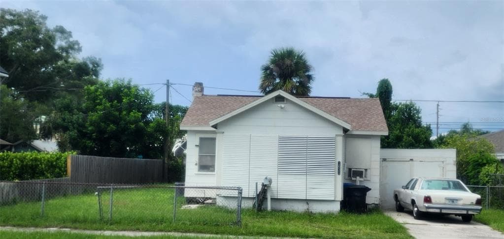 1635 30TH AVENUE N ST PETERSBURG, FL 33713
