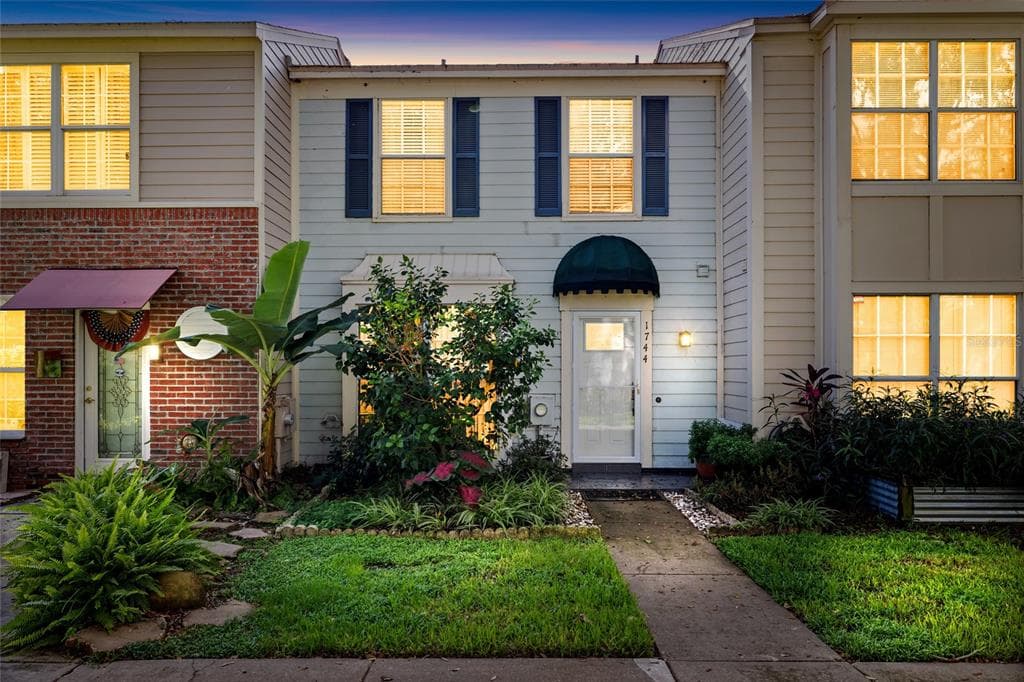 1744 MILL RUN CIRCLE TAMPA, FL 33613