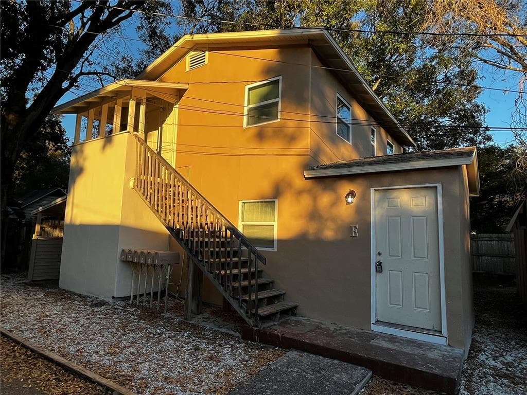 908 BEVERLY AVENUE UNIT E LARGO, FL 33770