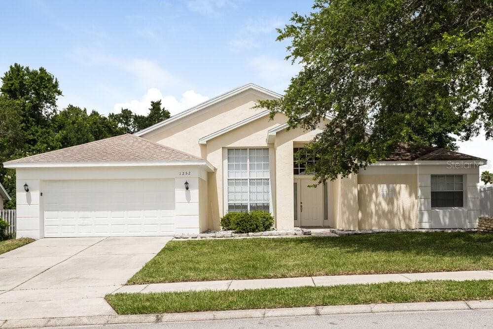 1252 TWIN RIVERS BOULEVARD OVIEDO, FL 32766