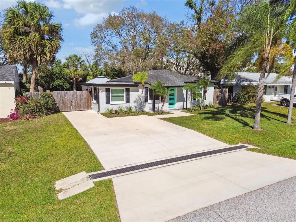 4405 W ANITA BOULEVARD TAMPA, FL 33611