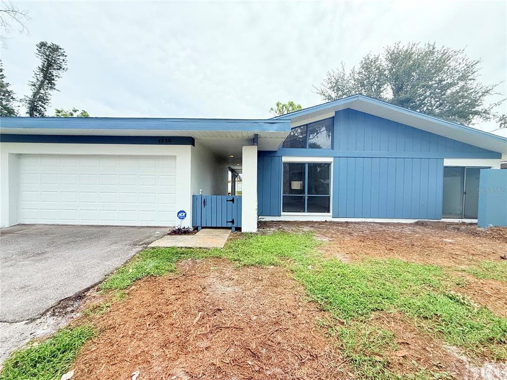 1210 ALCAZAR WAY S ST PETERSBURG, FL 33705