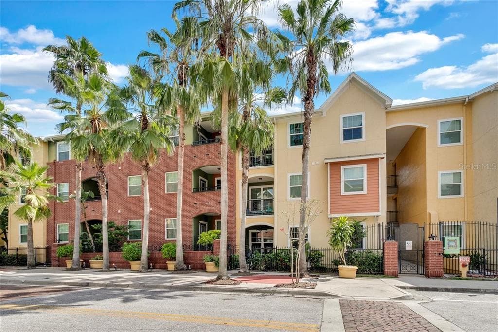 1910 E PALM AVENUE UNIT 13302 TAMPA, FL 33605