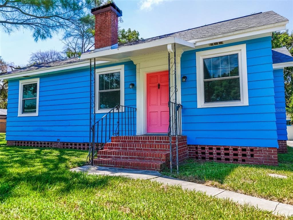 320 BROADWAY DUNEDIN, FL 34698