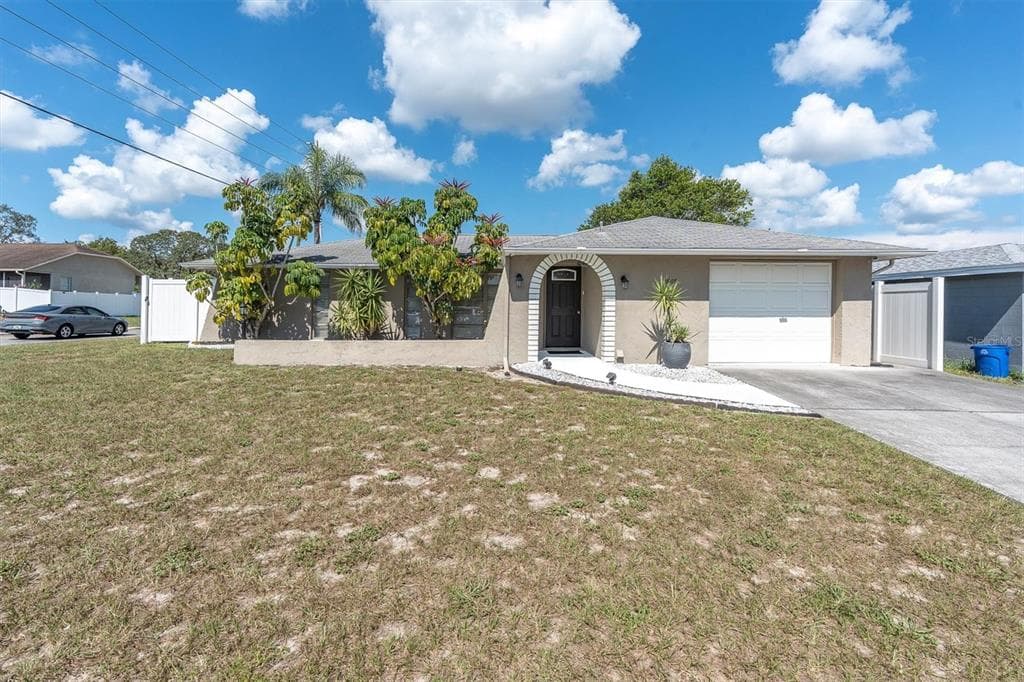 9005 HERMITAGE LANE PORT RICHEY, FL 34668