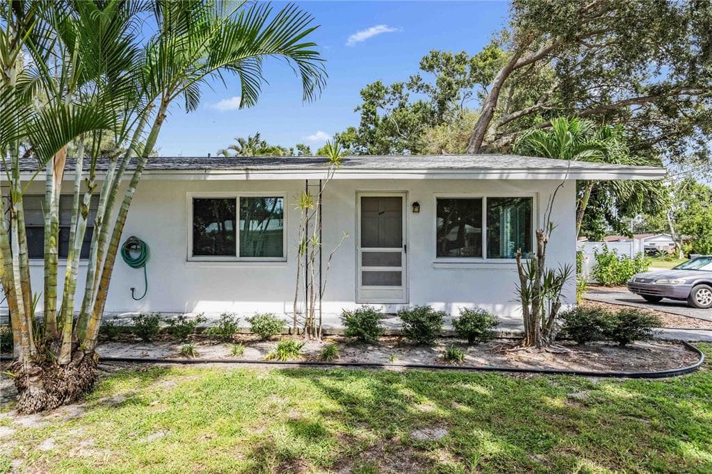 6753 49TH AVENUE N UNIT 6753 ST PETERSBURG, FL 33709