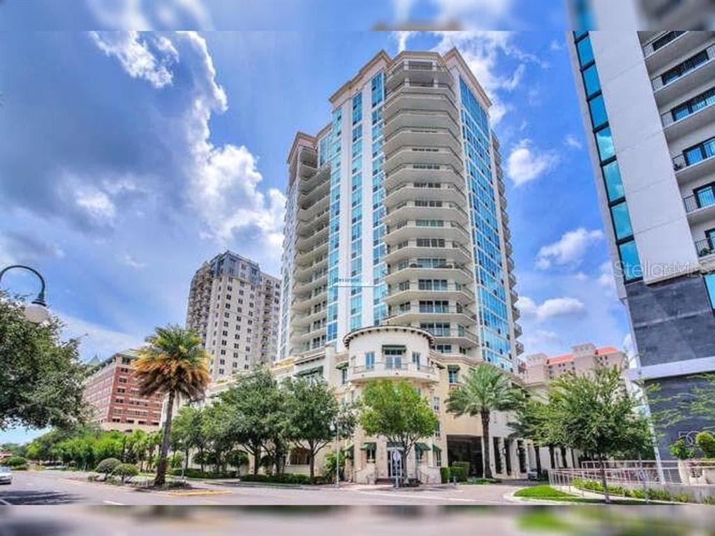 450 KNIGHTS RUN AVENUE UNIT 904 TAMPA, FL 33602