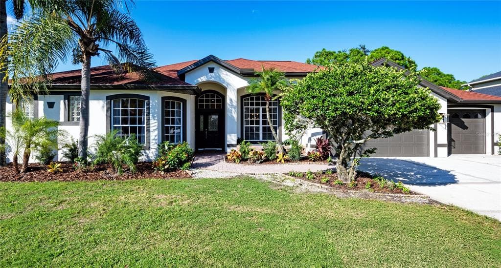 18921 SAINT LAURENT DRIVE LUTZ, FL 33558