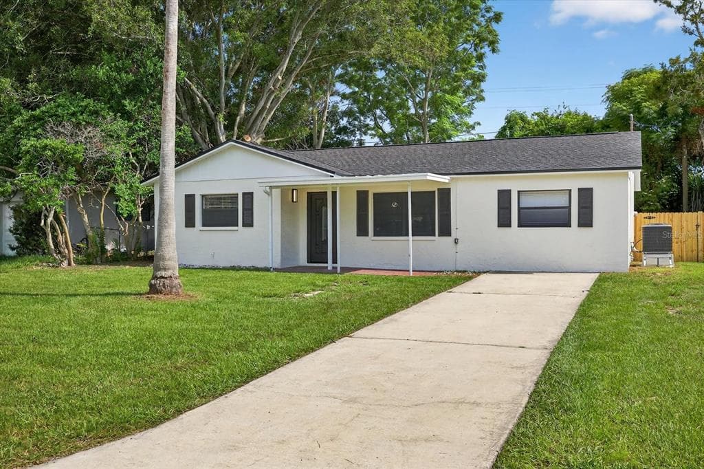1945 PALM DRIVE