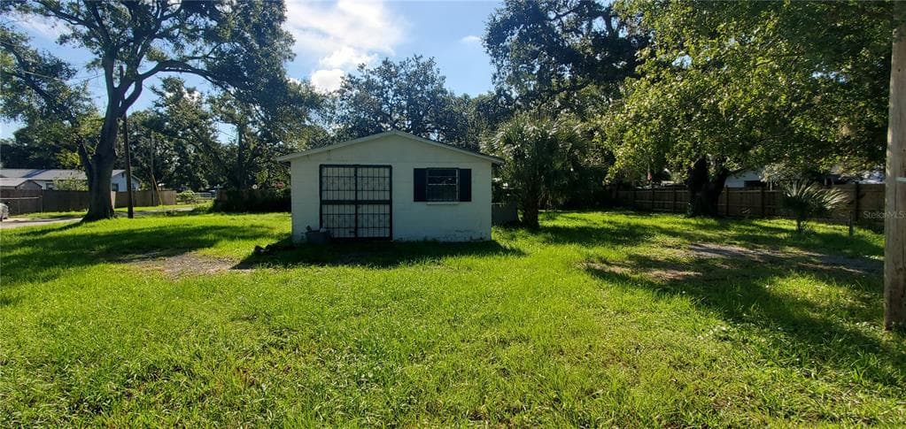 10010 MASSACHUSETTS STREET GIBSONTON, FL 33534