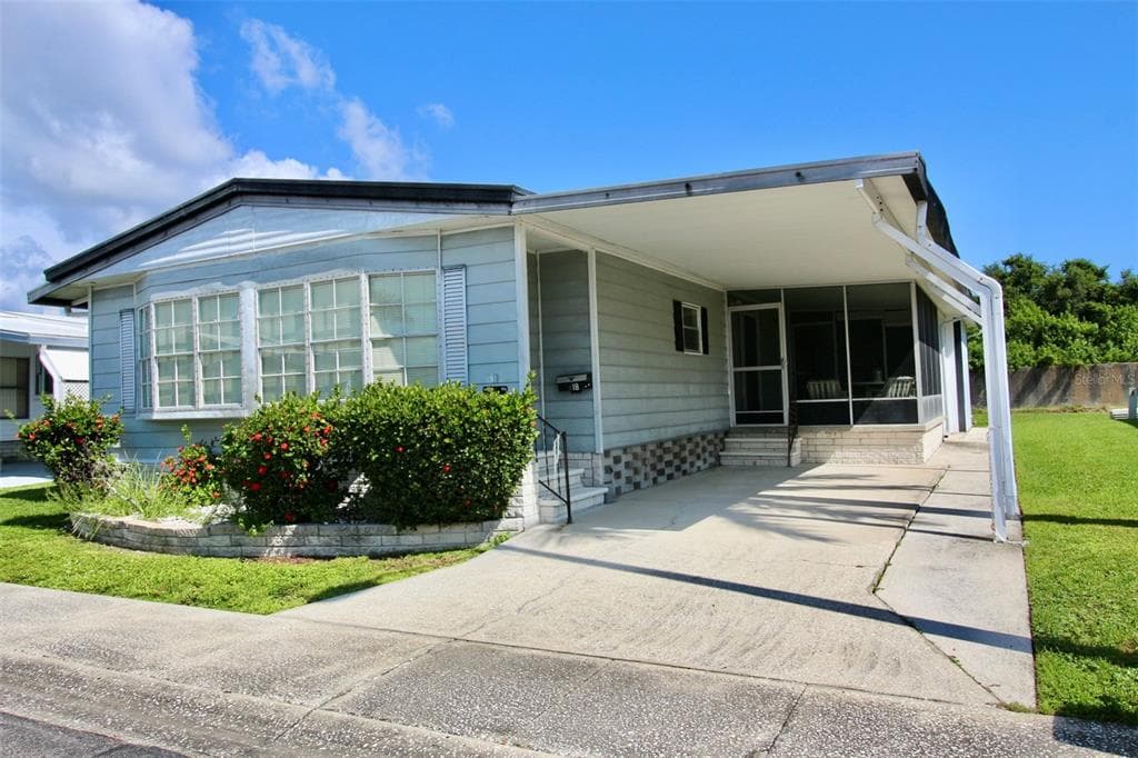 82418 NEW CIRCLE DRIVE N PINELLAS PARK, FL 33781