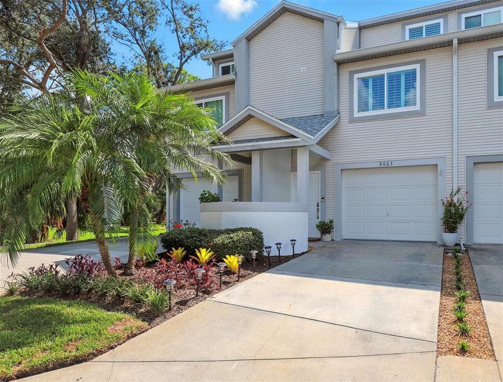 9663 TARA CAY COURT UNIT 42 SEMINOLE, FL 33776